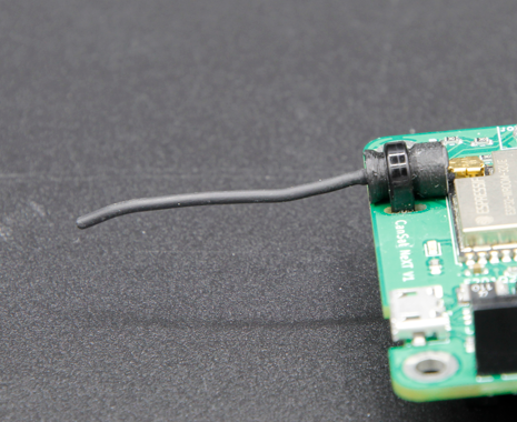 Antena asegurada en su lugar con un soporte impreso en 3D